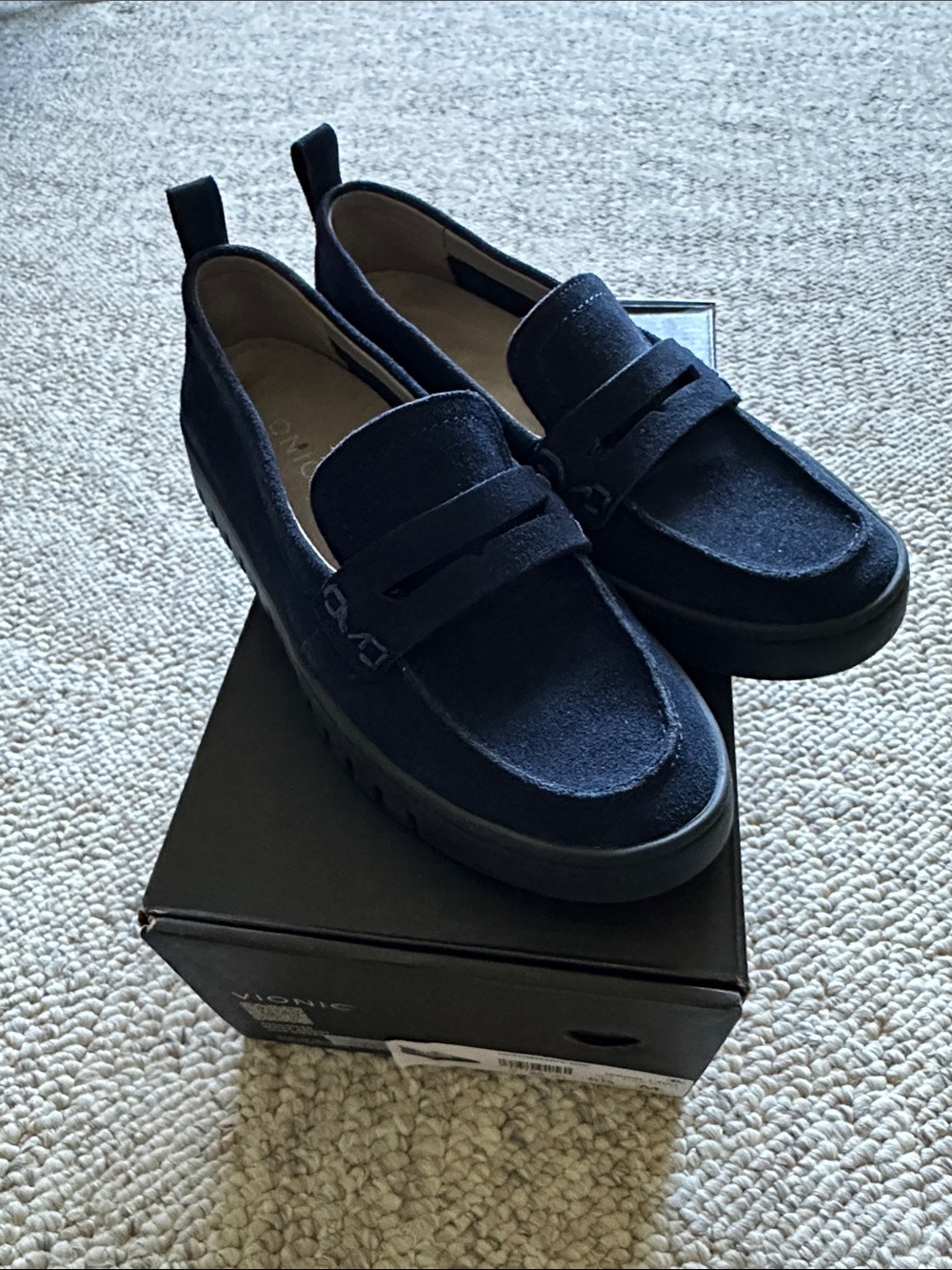 Vionic Women's Uptown navy Suede - size 6.5